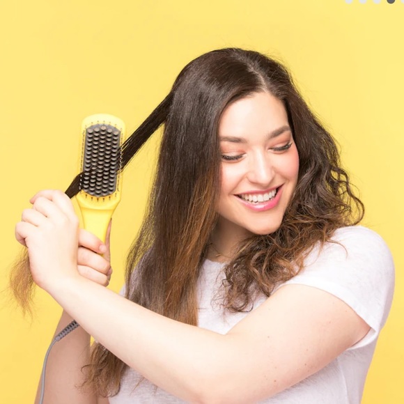 Drybar Other - FLASH SALE NWT Drybar the Reg size Brush Crush💫✨